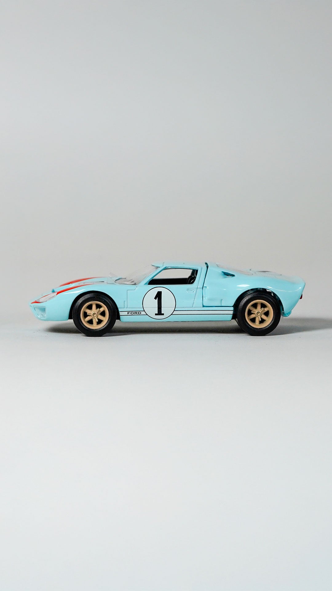 Ford GT40 #1 Le Mans 1966 1:43