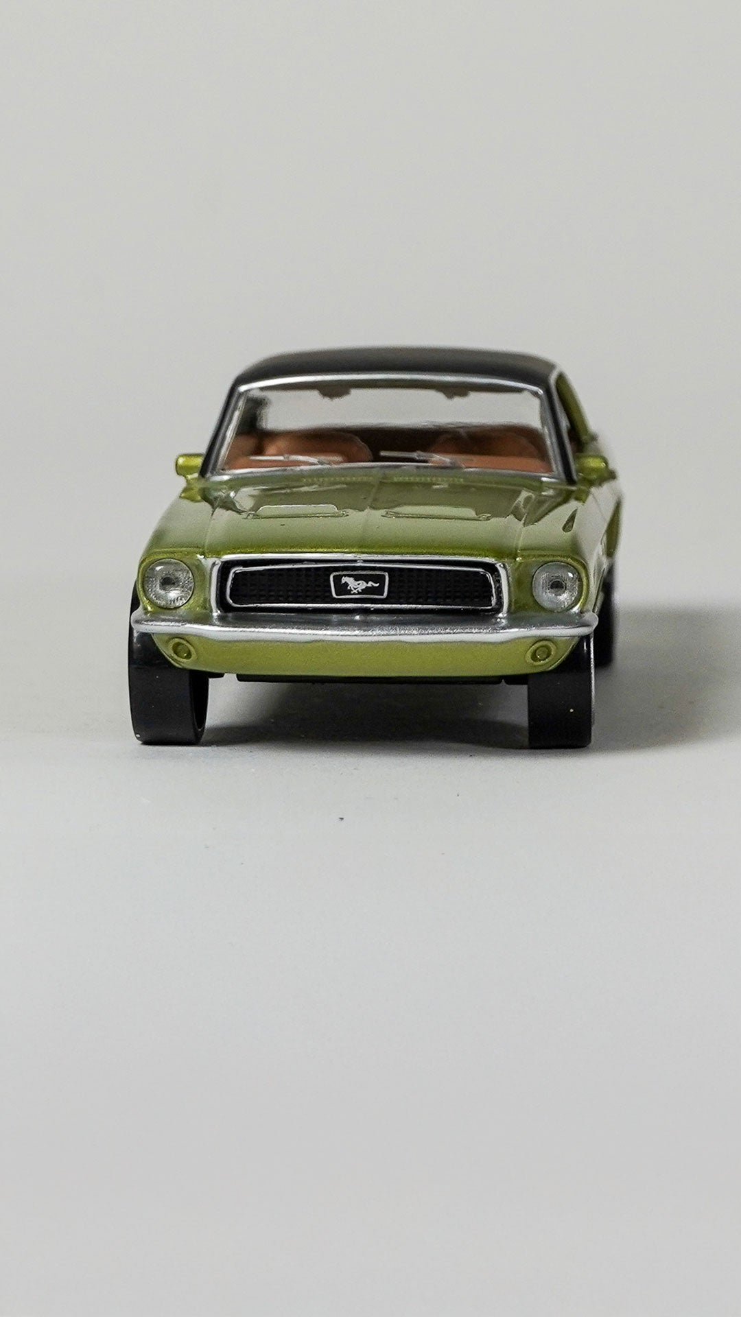 Ford Mustang 1:43