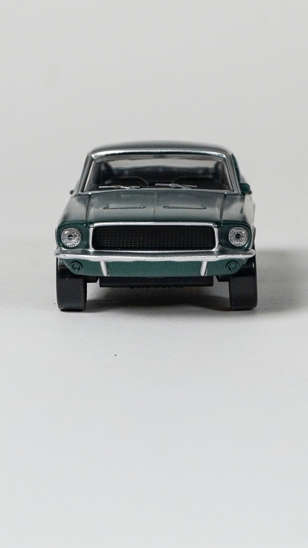 Ford Mustang Fastback 1:43