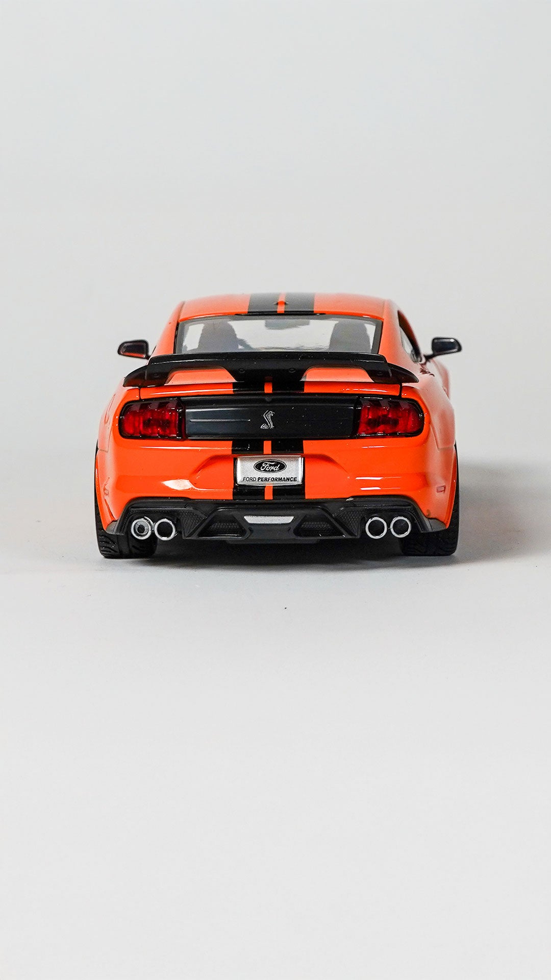 Maisto Ford Mustang Shelby GT500 1:24