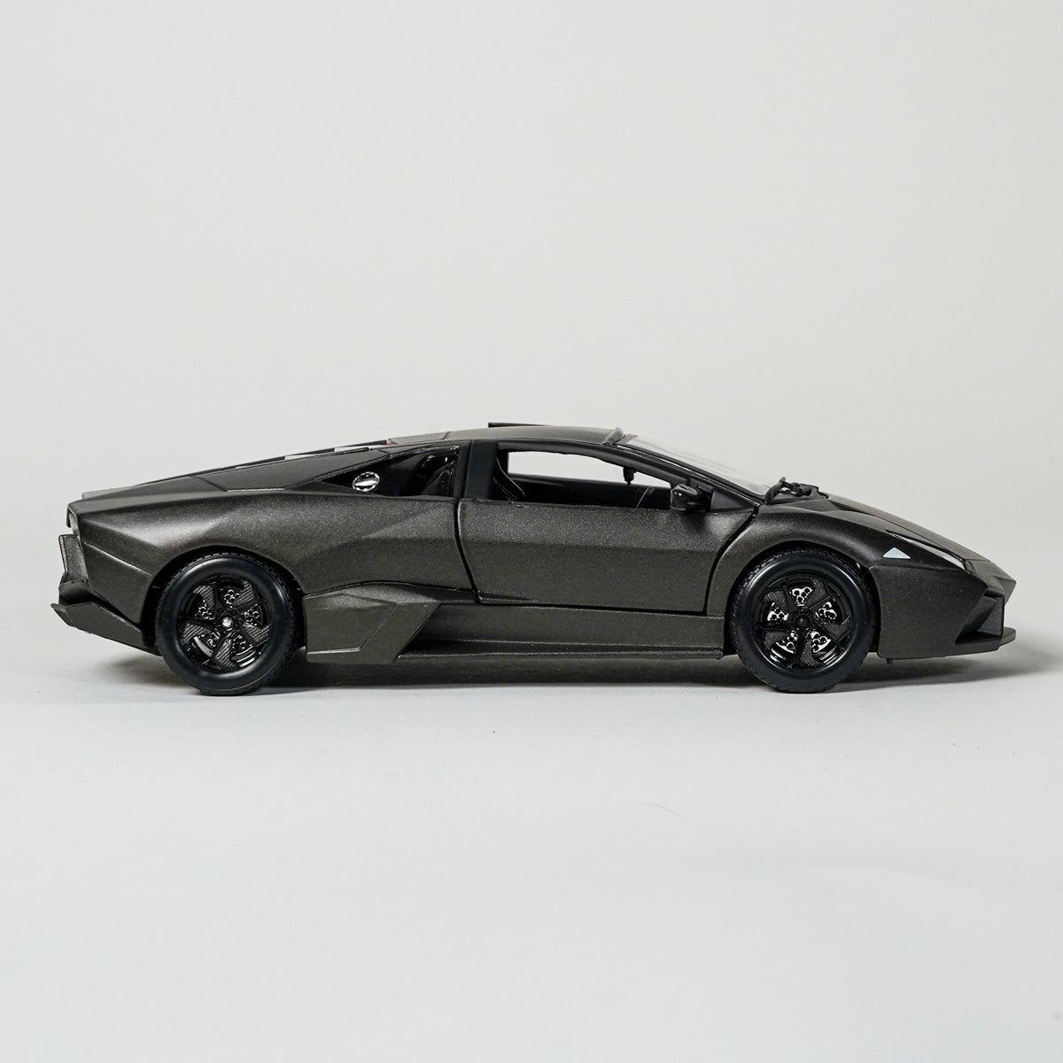 Bburago Lamborghini Reventon 1:24