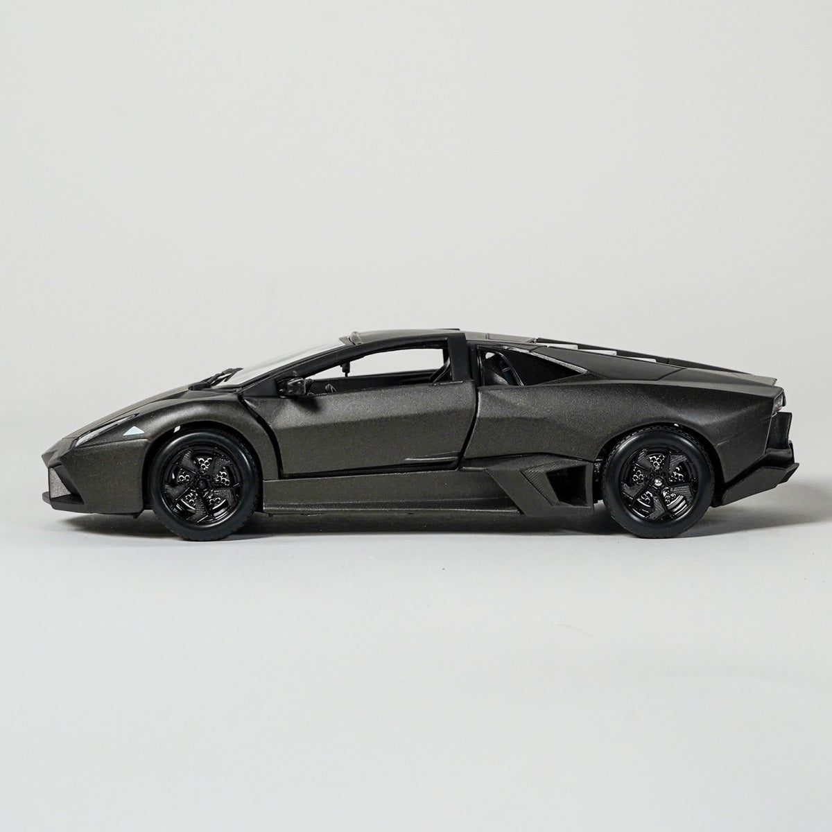 Bburago Lamborghini Reventon 1:24