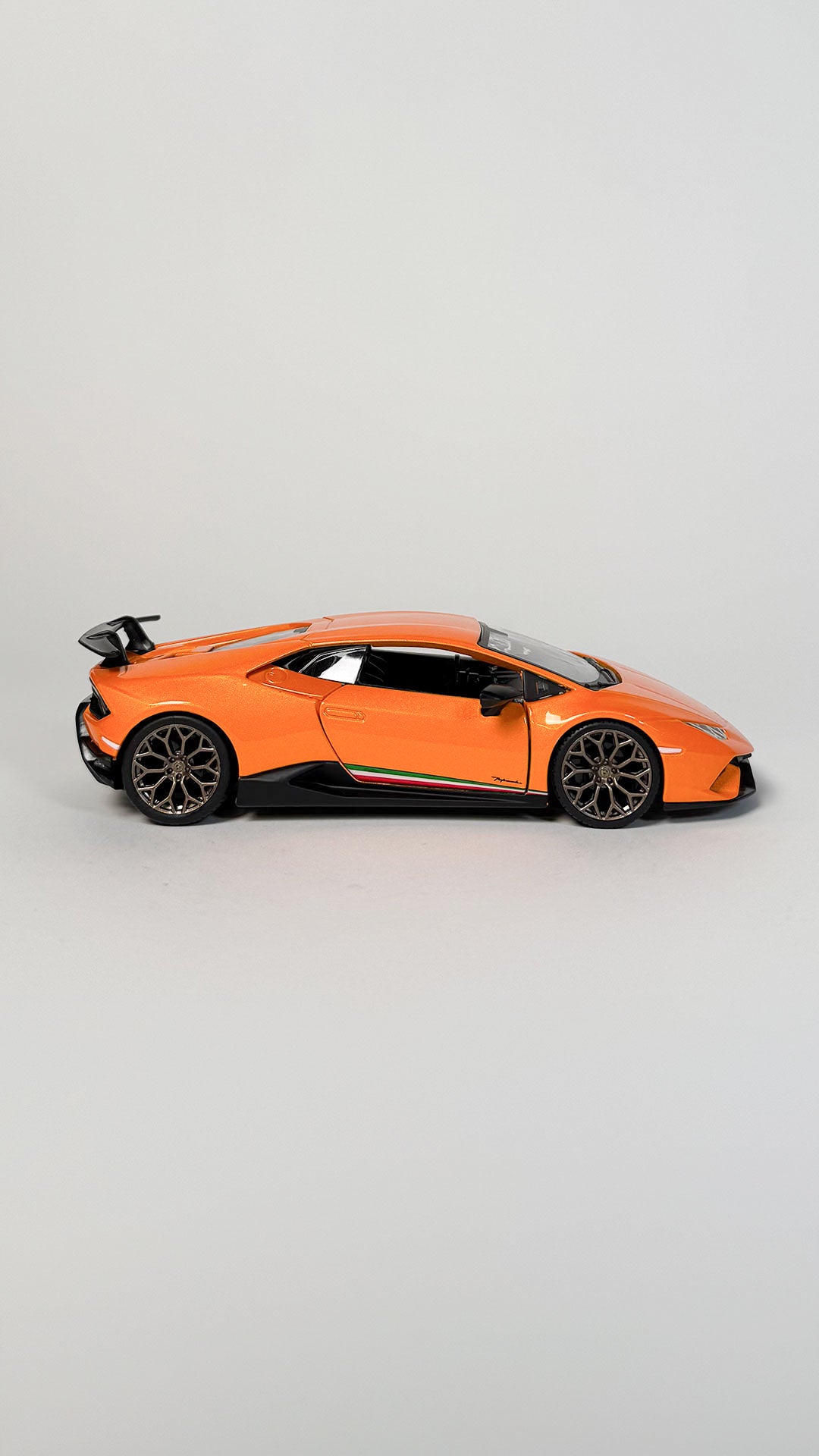 Lamborghini Huracán Performante 1:24