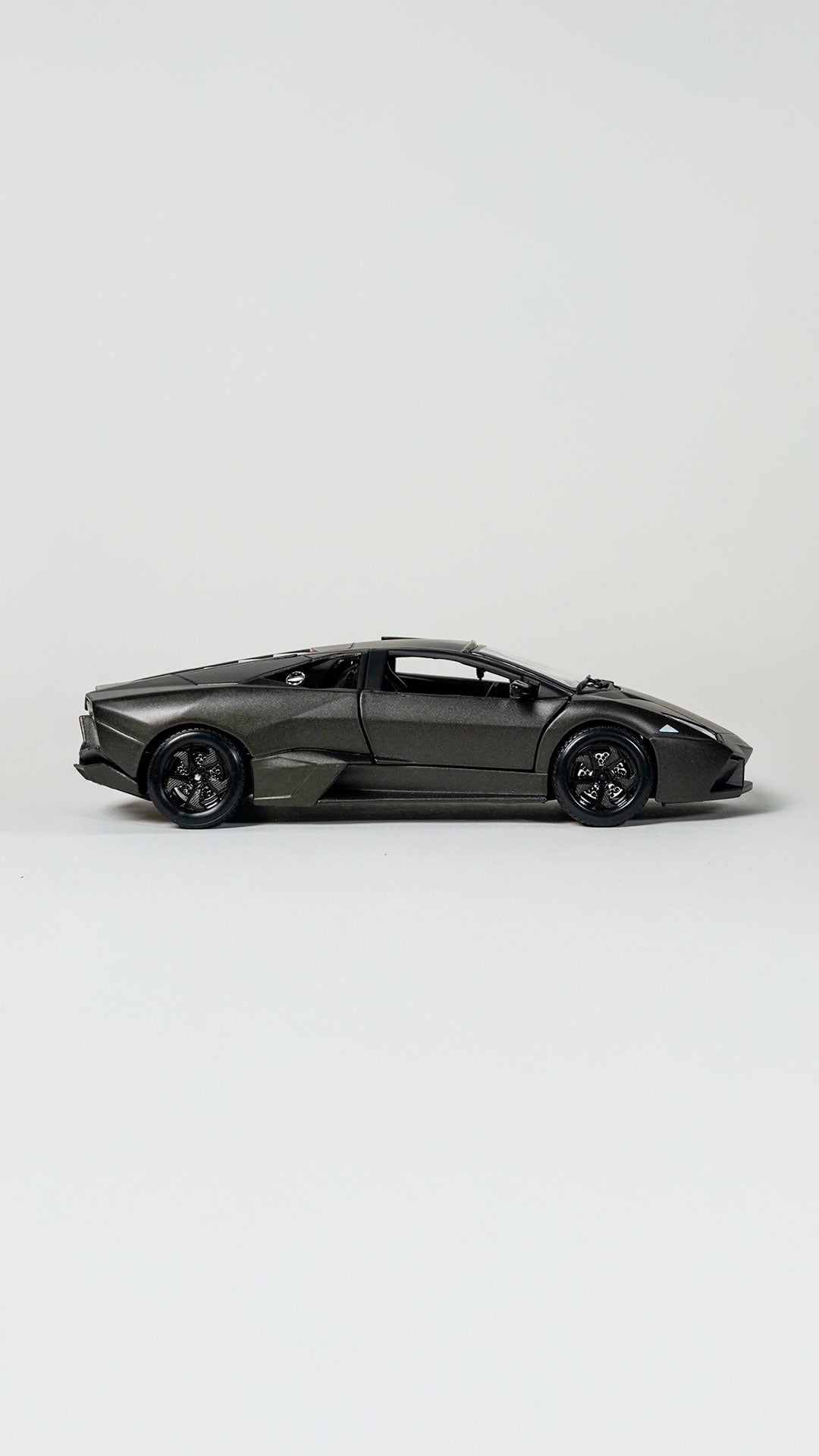 Bburago Lamborghini Reventon 1:24