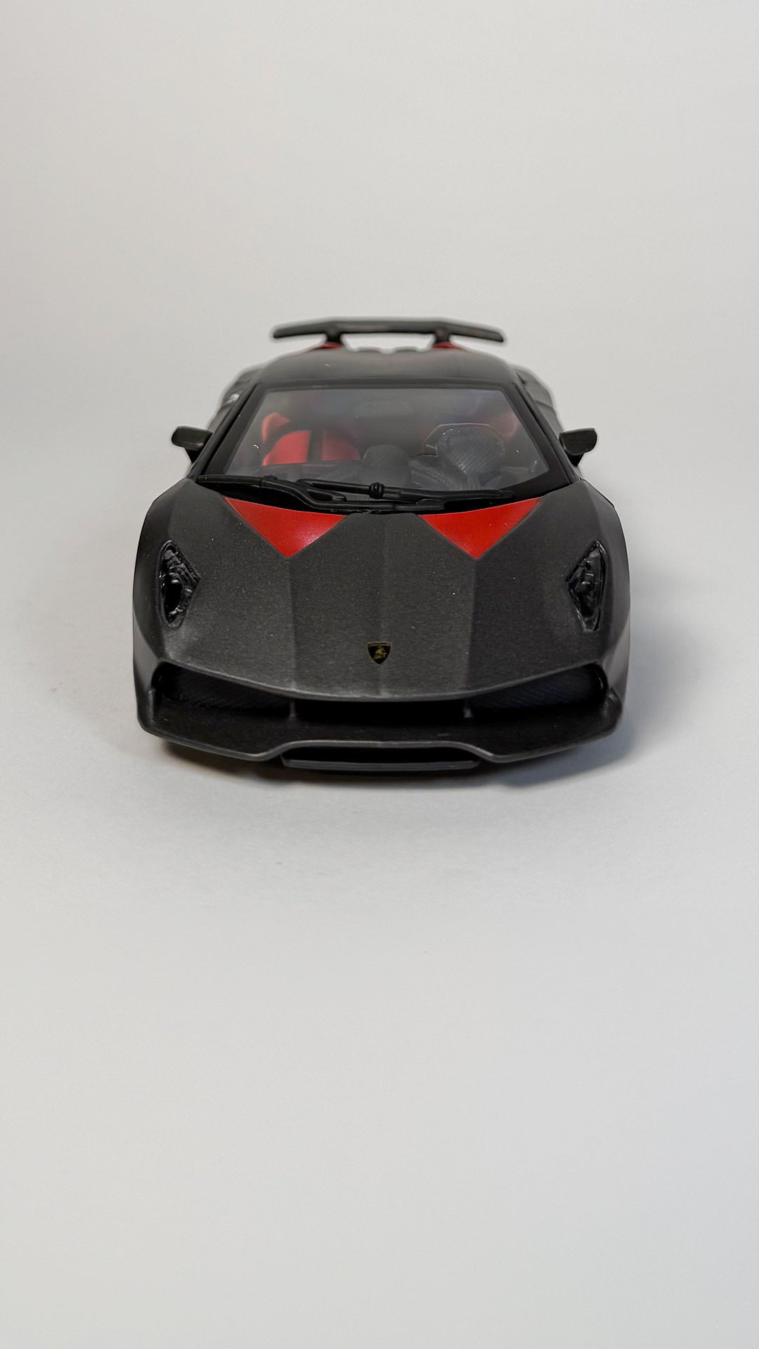 Lamborghini Sesto Elemento 1:24
