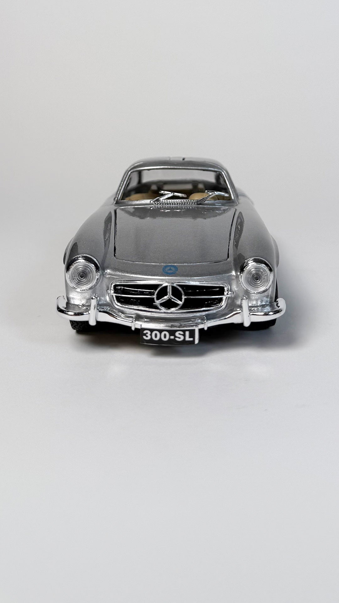 Mercedes 300 SL Coupé 1954 1:24 Grå