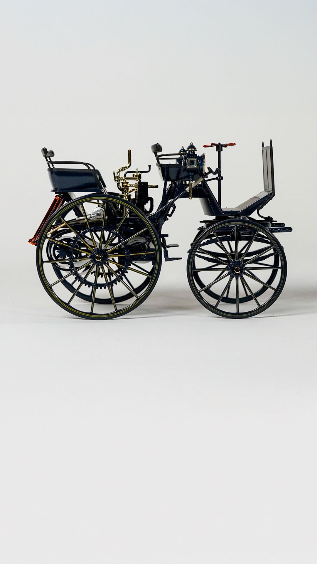 Mercedes Benz Daimler Motorkutsche 1886 1:18