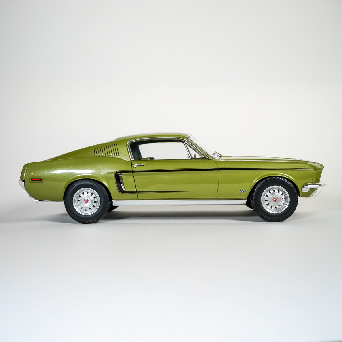 1:12 Ford Mustang GT 1968  Norev