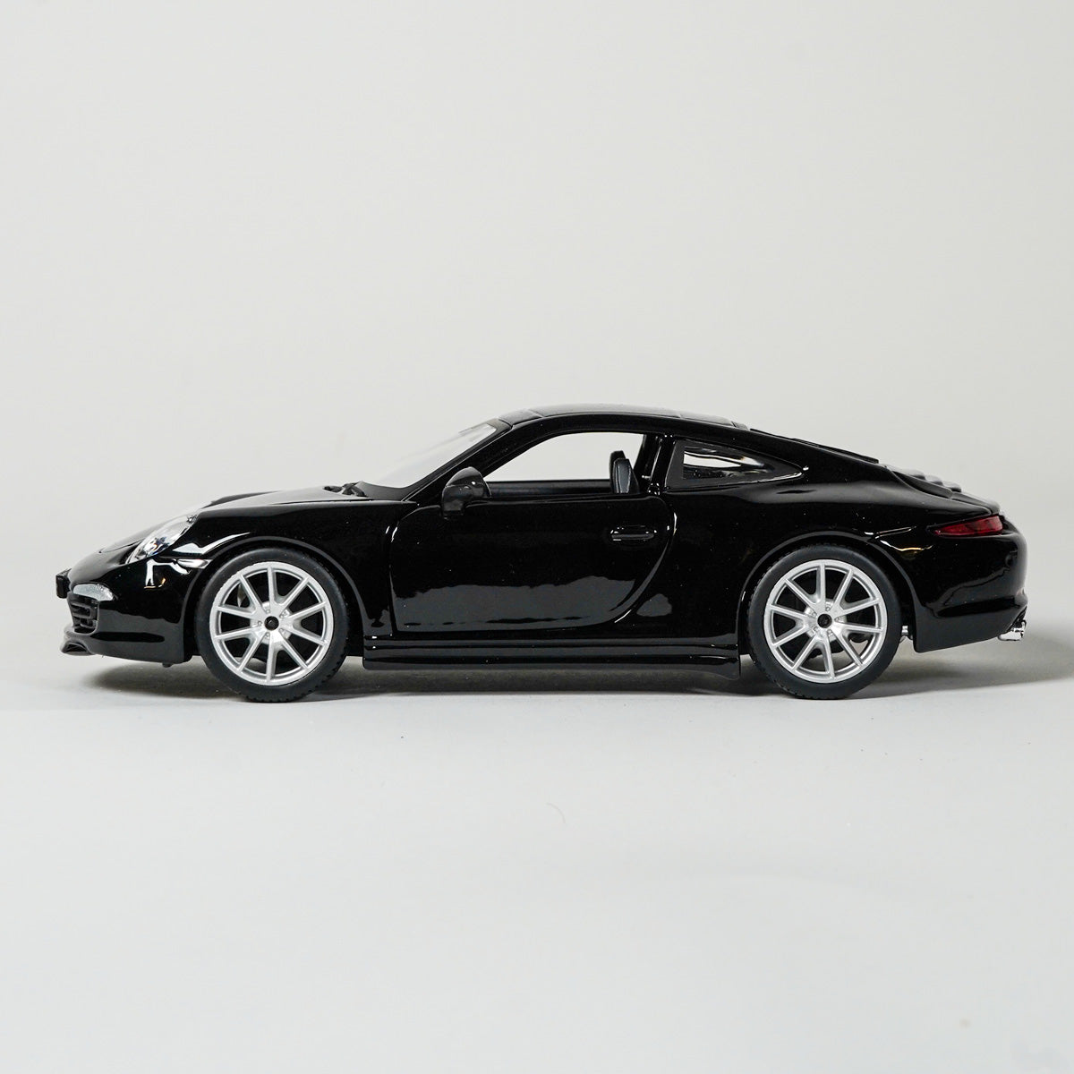 Bburago Porsche 911 Carrera S 1:24