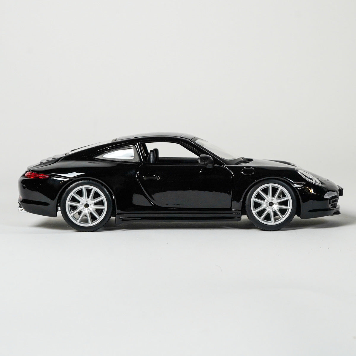Bburago Porsche 911 Carrera S 1:24