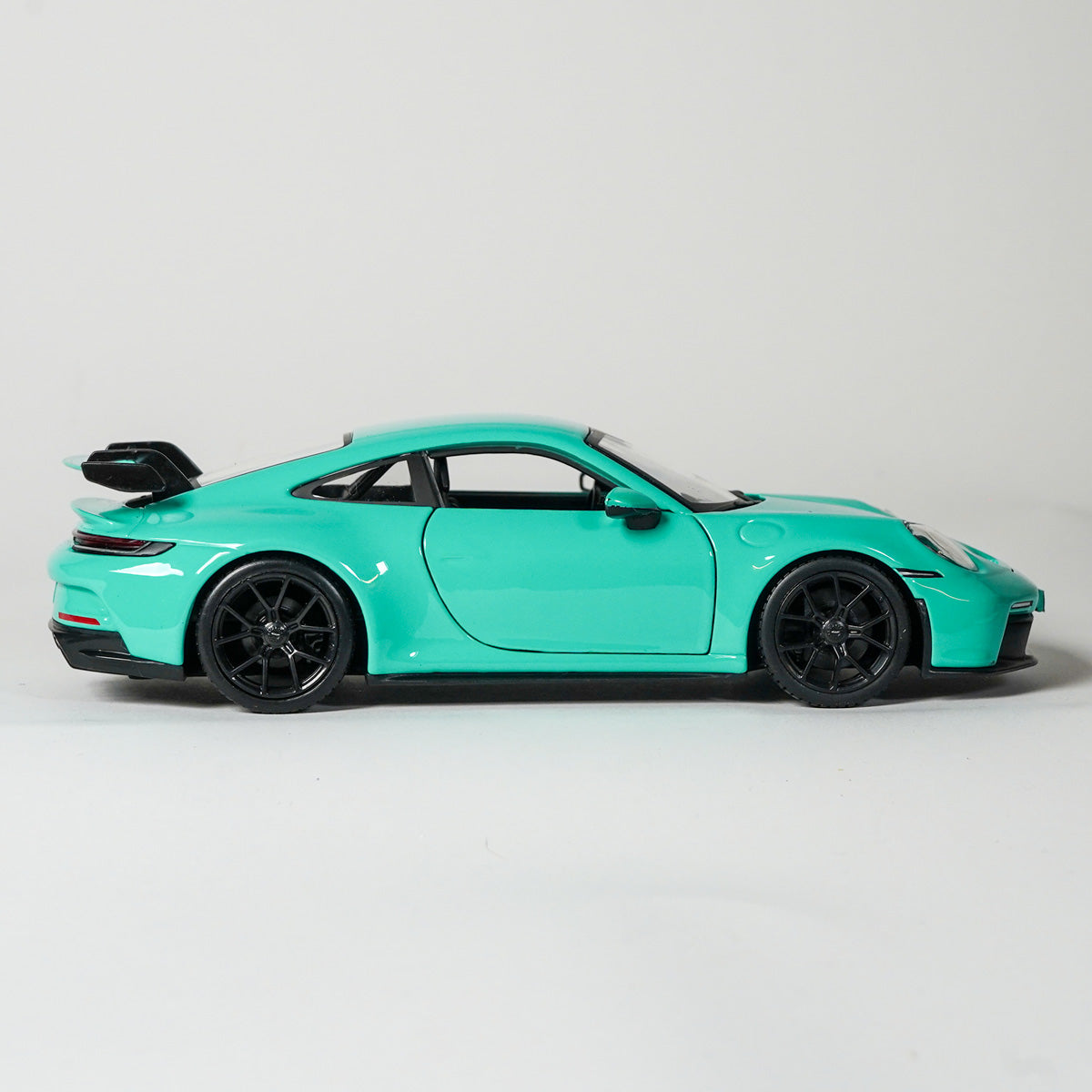 Bburago Porsche 911 GT3 2021 1:24