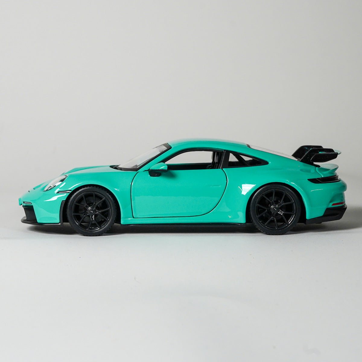 Bburago Porsche 911 GT3 2021 1:24