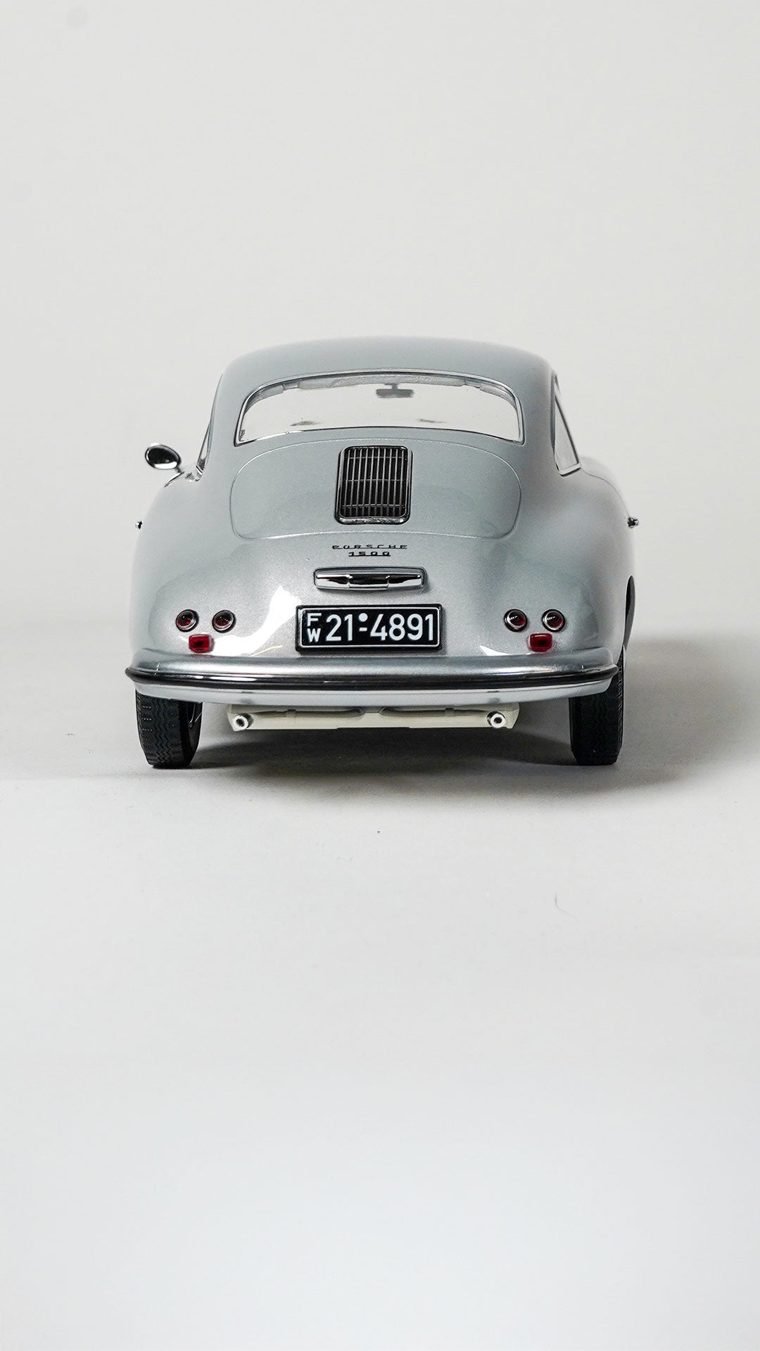 Porsche 356 Coupé 1:18 modelbil i grå med klassisk og tidløst design