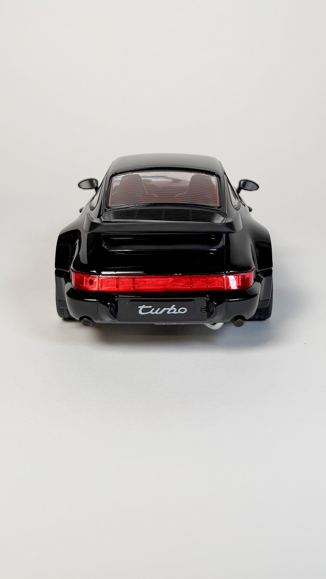 Porsche 911 964 Turbo 1:18 sort modelbil fra NEX Models med klassisk 911 design