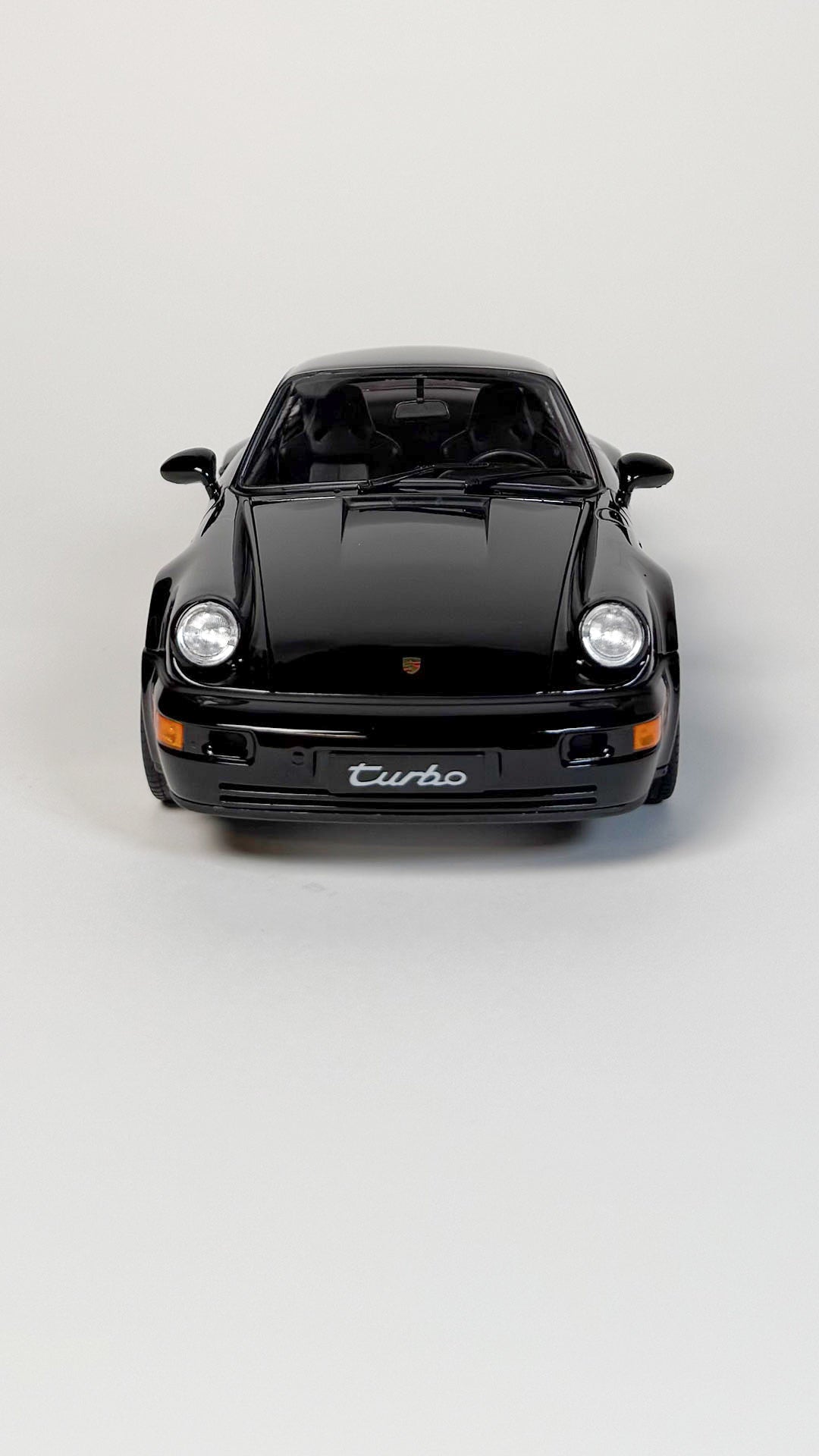 Porsche 911 964 Turbo 1:18 sort modelbil fra NEX Models med klassisk 911 design
