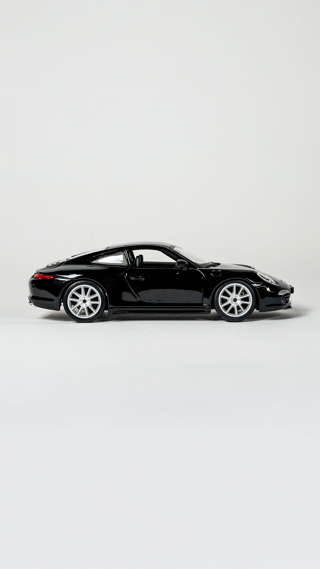 Bburago Porsche 911 Carrera S 1:24
