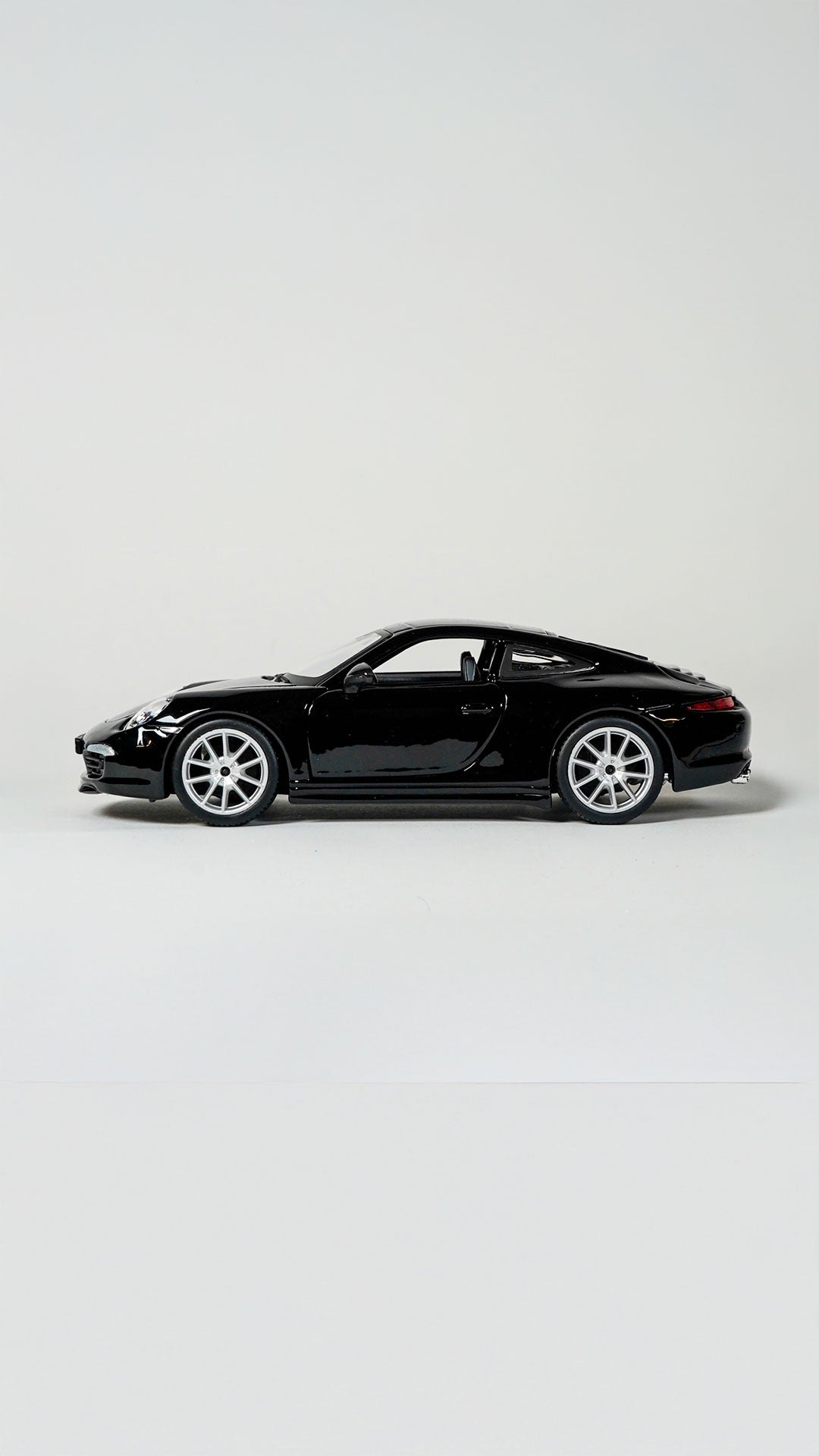 Bburago Porsche 911 Carrera S 1:24