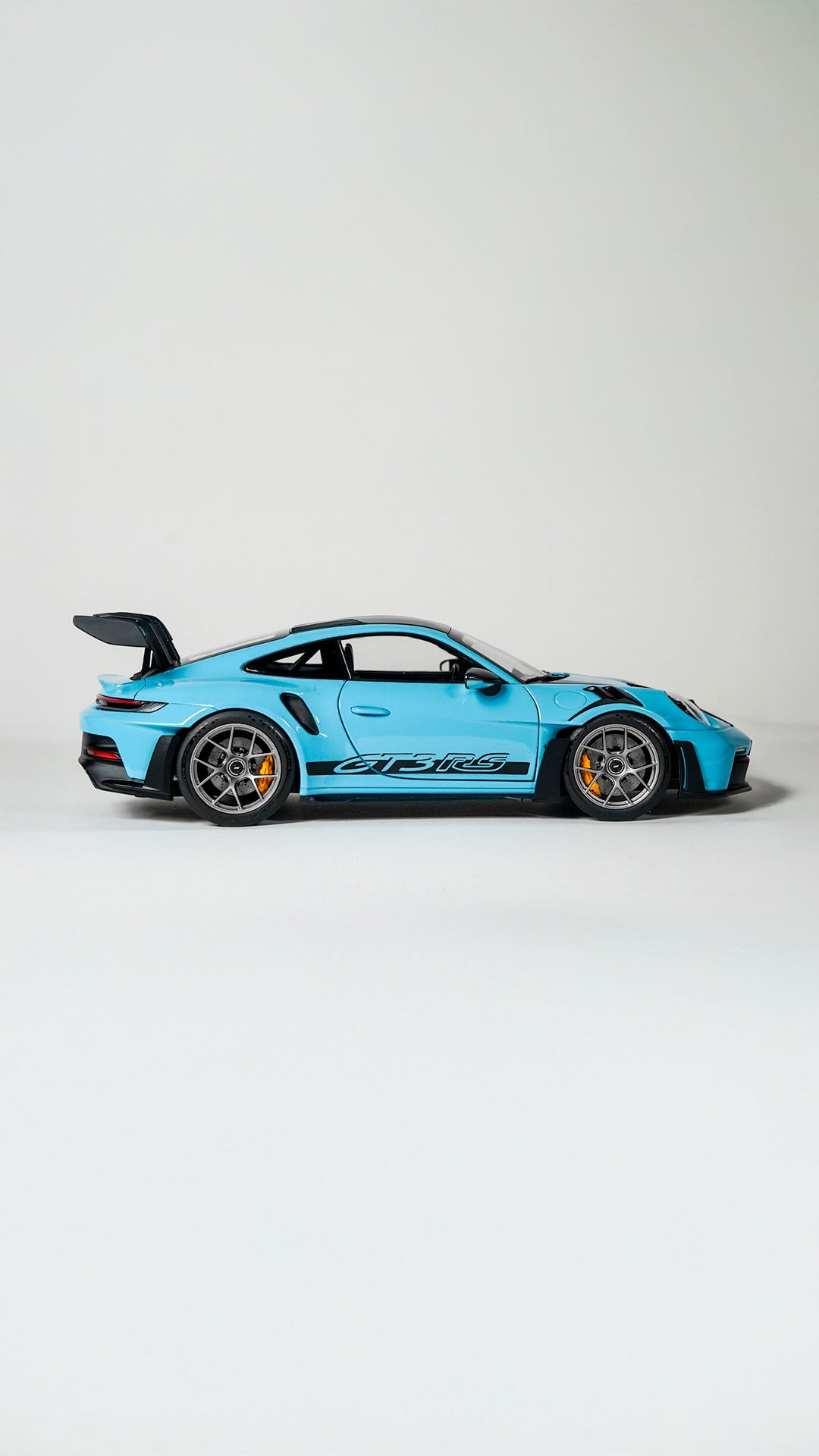 Porsche 911 GT3RS Weissach 2022 Light Blue 1:12