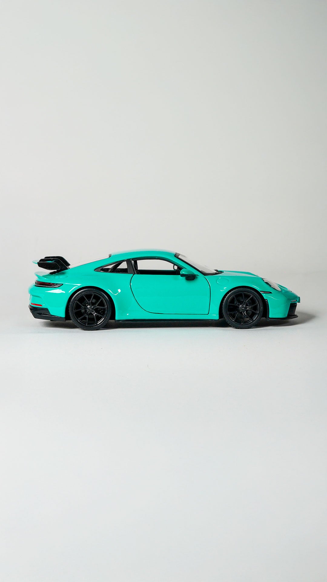 Bburago Porsche 911 GT3 2021 1:24