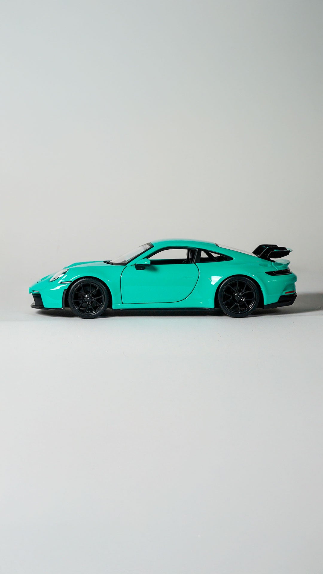 Bburago Porsche 911 GT3 2021 1:24