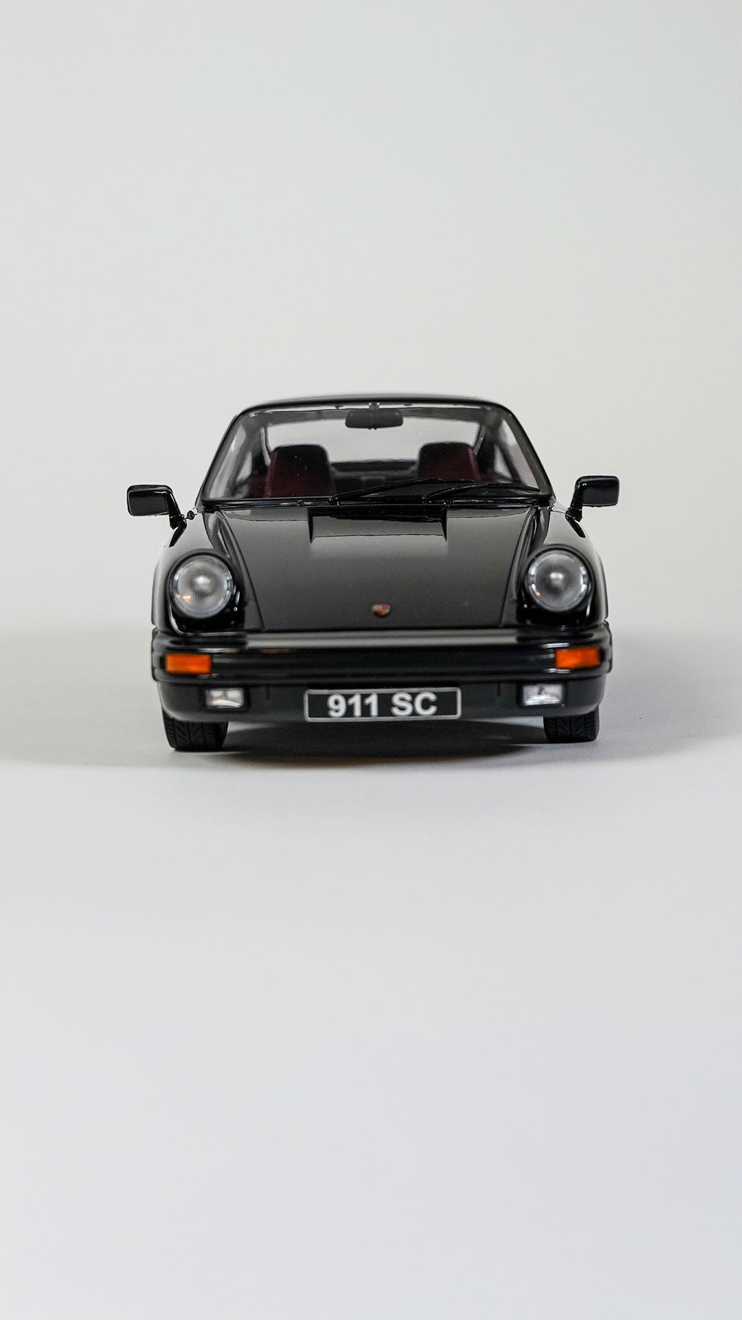Porsche 911 SC Coupe 1983 1:18