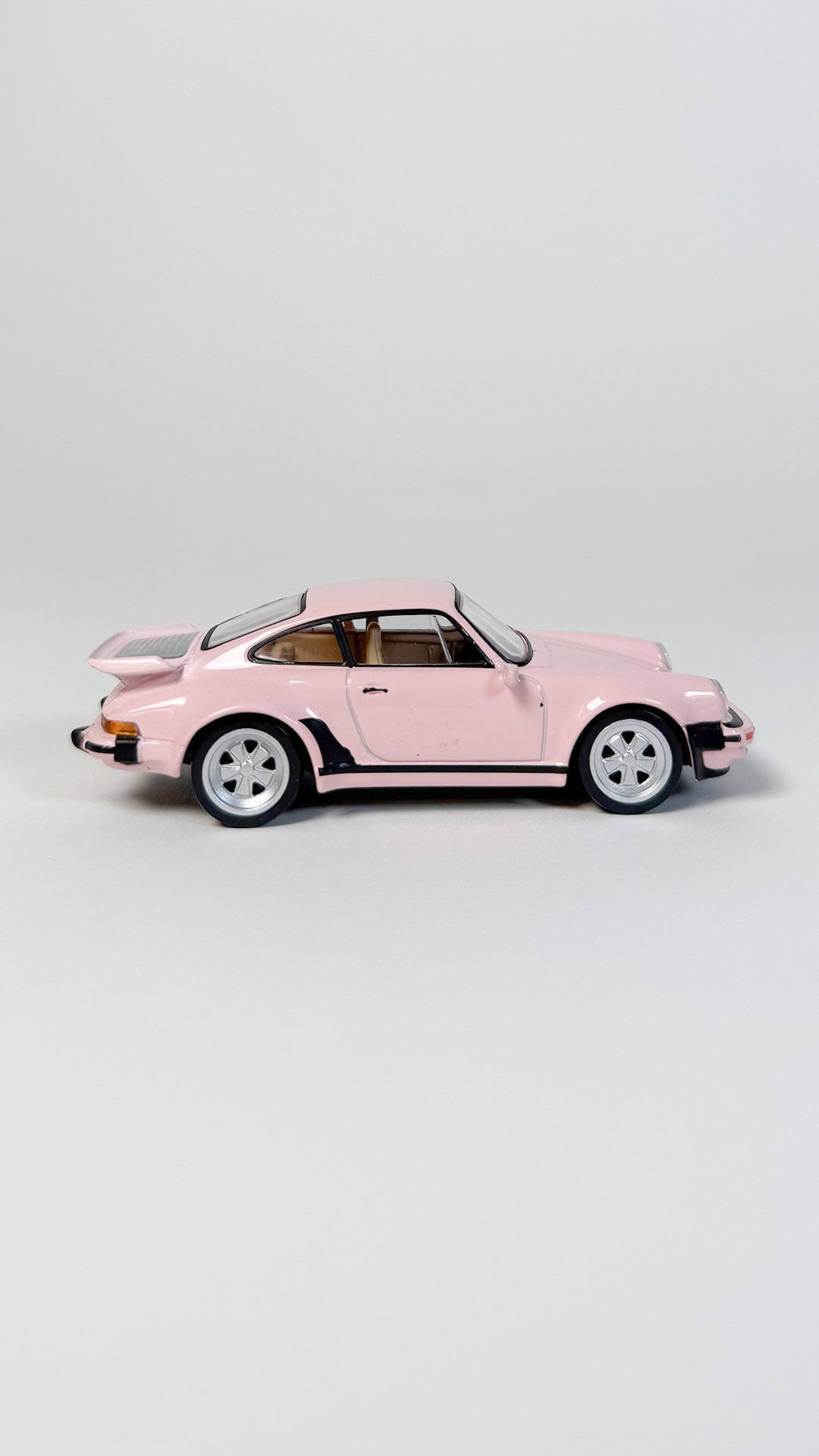 Porsche 911 Turbo Pink 1978 1:43
