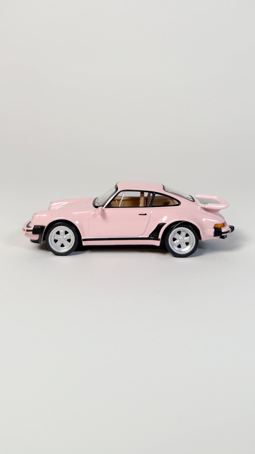 Porsche 911 Turbo Pink 1978 1:43