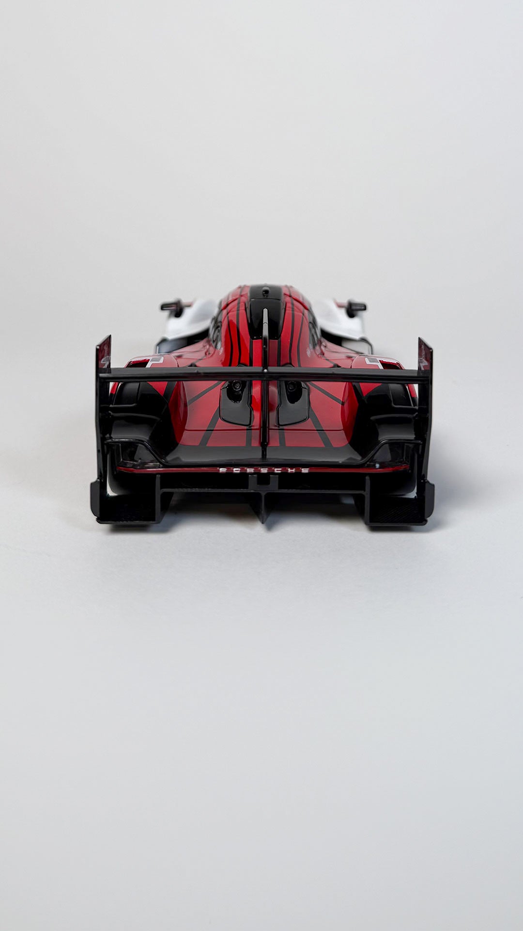 Porsche Penske 963 GTB 1:24