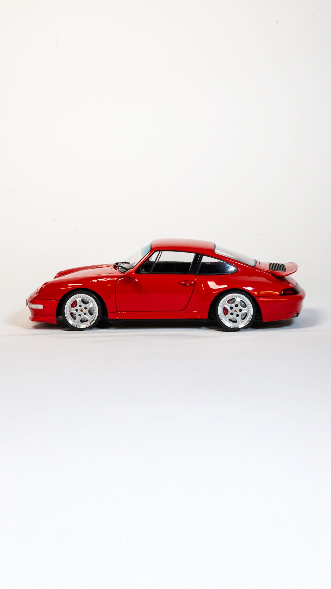 Porsche 911 993 Carrera RS 1997 1:18