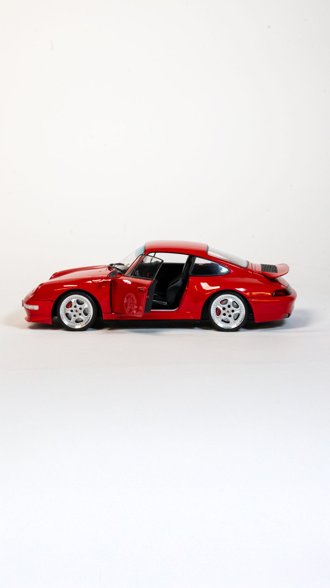 Porsche 911 993 Carrera RS 1997 1:18