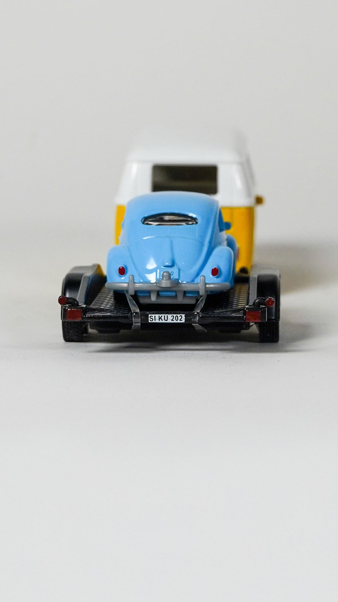 Siku Volkswagen T1 + Trailer og Volkswagen Beetle