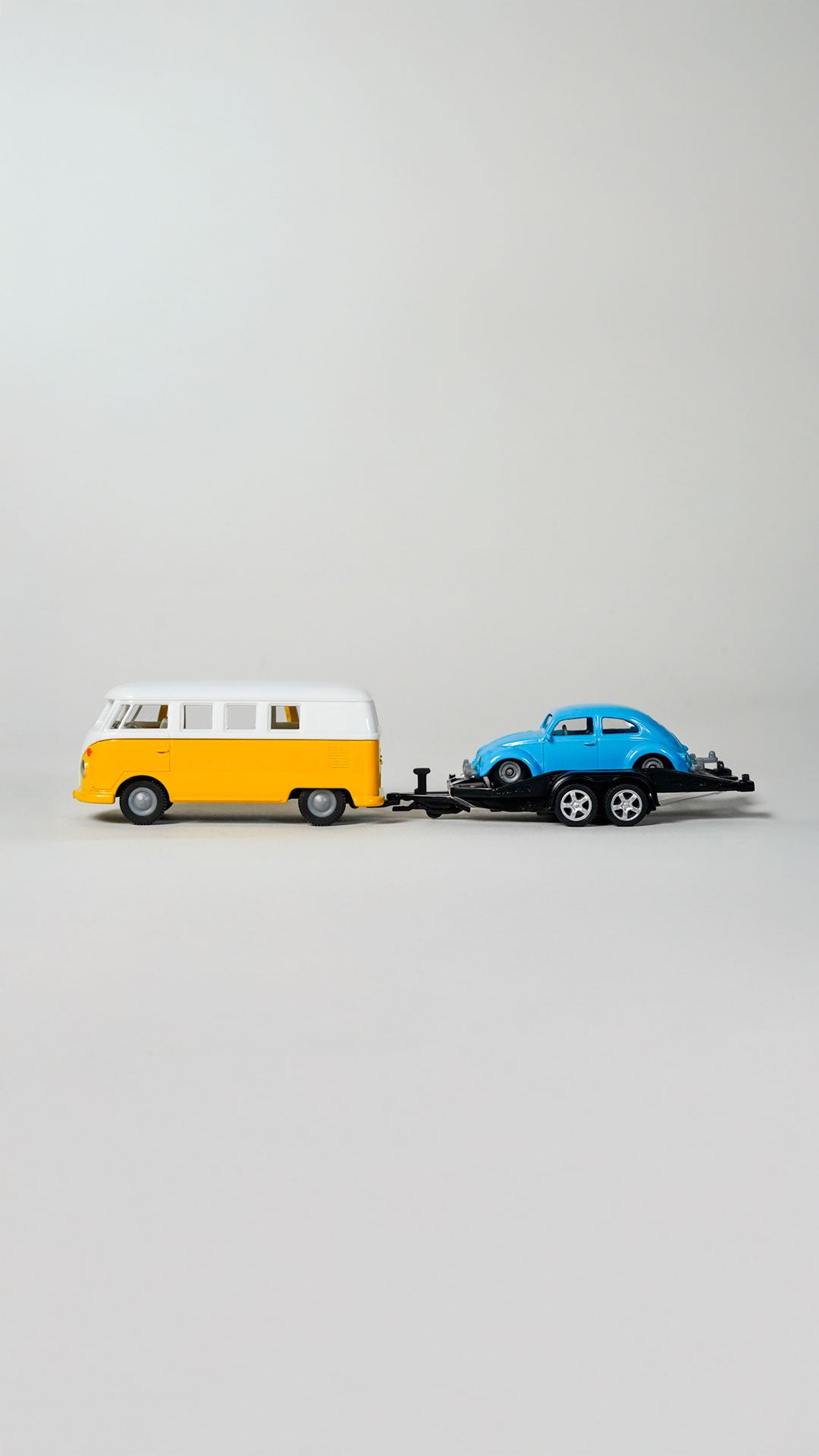 Siku Volkswagen T1 + Trailer og Volkswagen Beetle