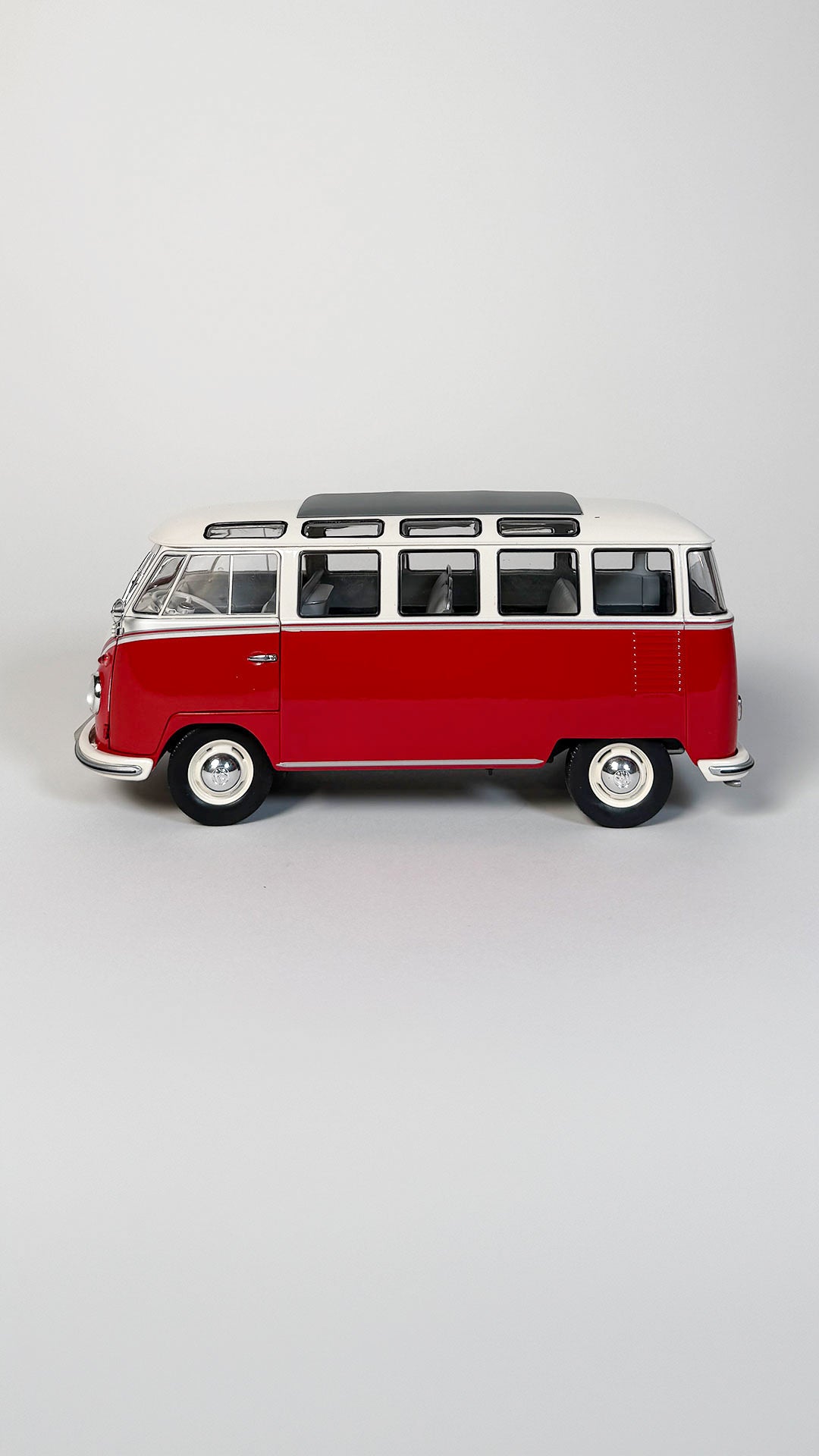 Volkswagen T1 Samba 1:18