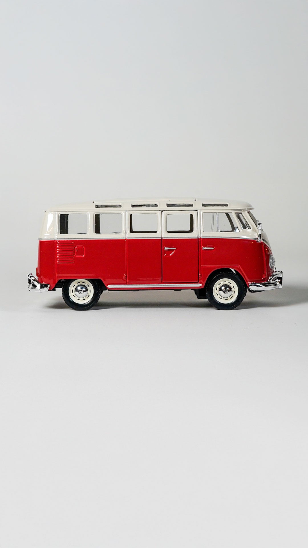 Maisto Volkswagen T1 Samba 1:25