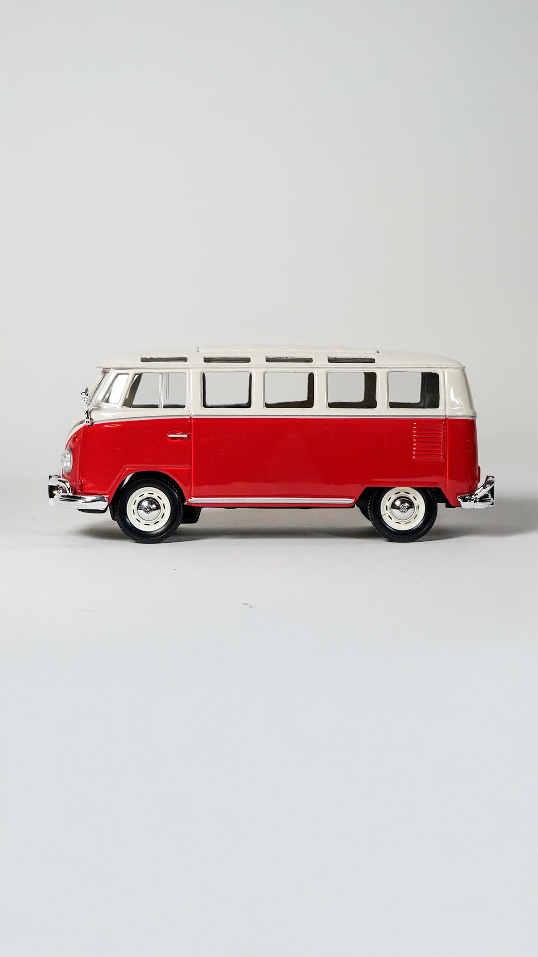 Maisto Volkswagen T1 Samba 1:25