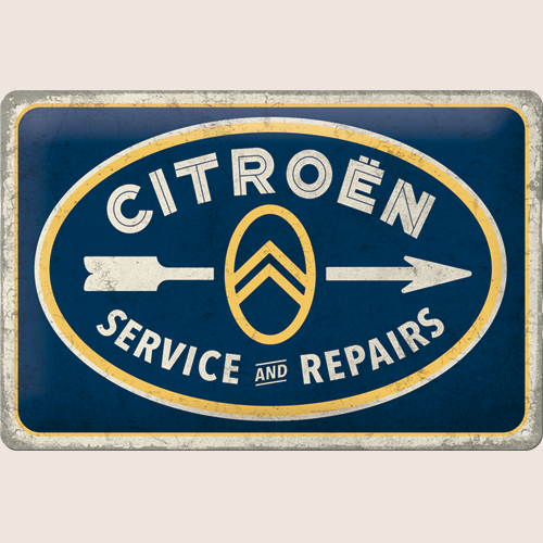 Citroën Service & Repairs tin-skilt 20×30 cm – retro metalplade med præget Citroën-chevronlogo og teksten “Service & Repairs” i blå og gul. Officielt licenseret nostalgisk skilt til garage, værksted eller samlerhjem.