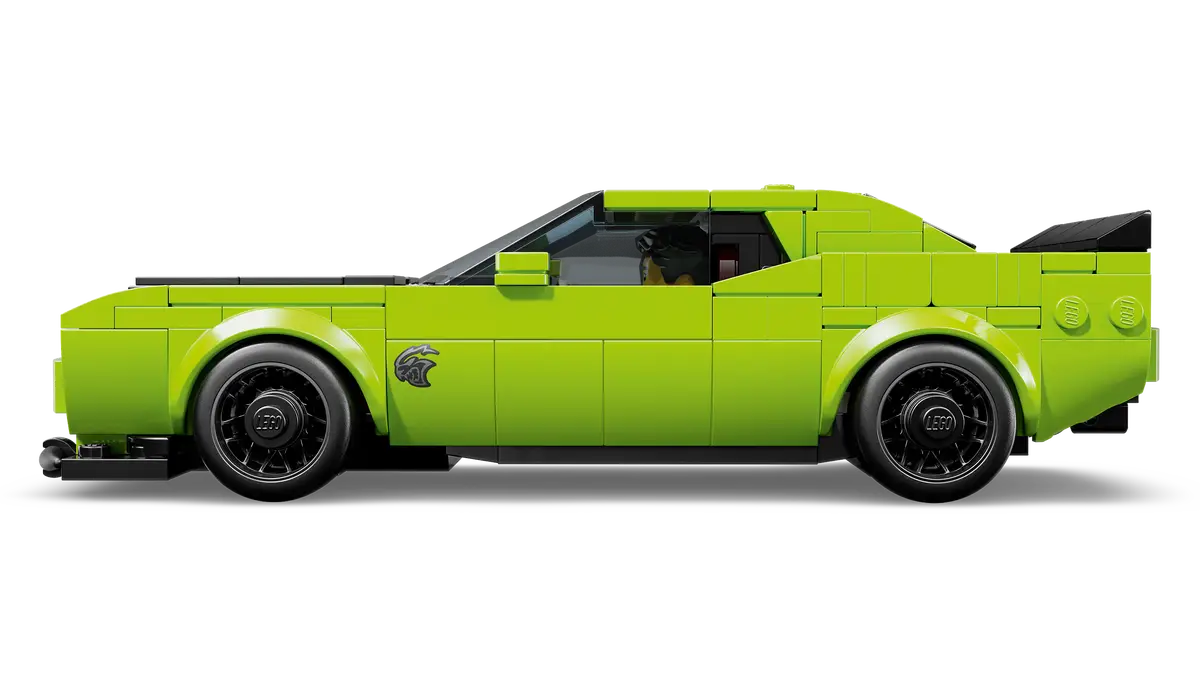 LEGO Dodge Challenger SRT – Detaljeret LEGO Speed Champions-model af den kraftfulde Dodge Challenger SRT med autentiske designlinjer, sporty detaljer og ikonisk muskelbil-look.