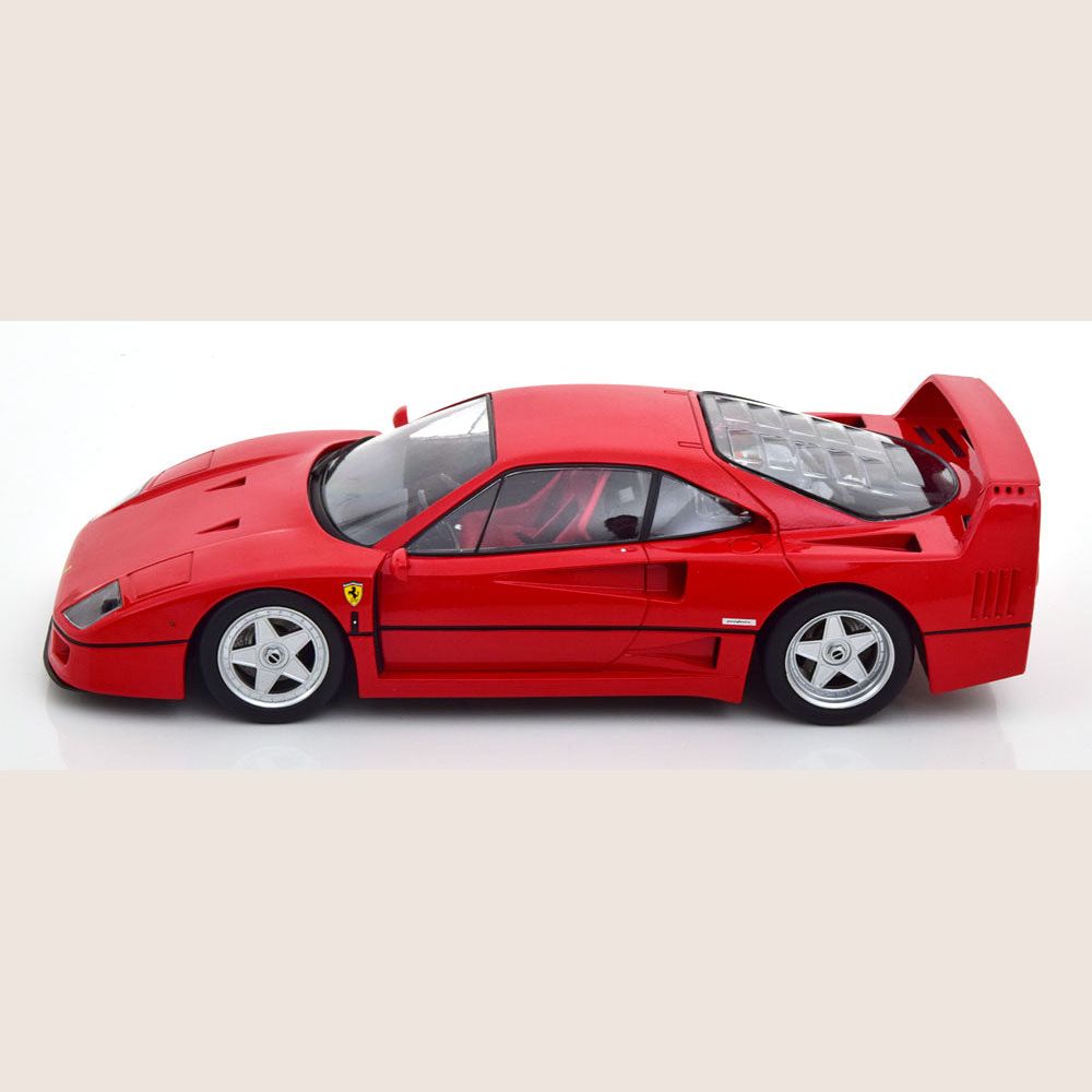 1:18 Ferrari F40 Red Seats 1987 Red – Eksklusiv 1:18 model af Ferrari F40 fra 1987 med røde sæder. En klassisk samlermodel.