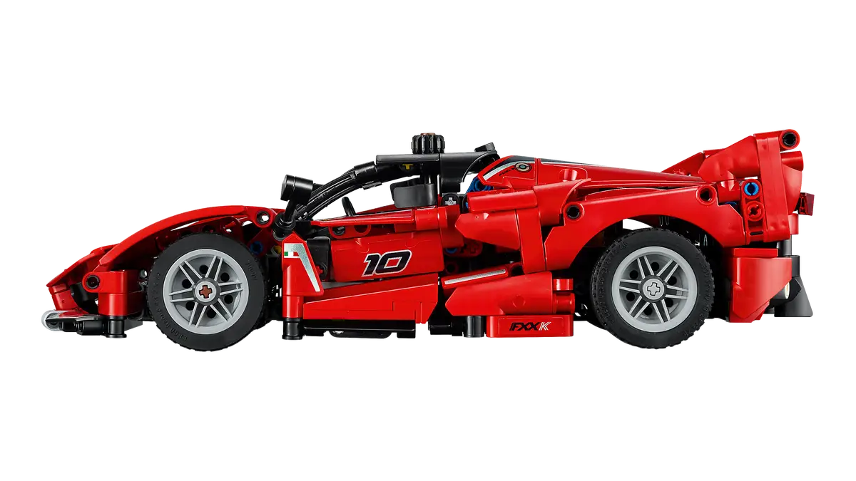 LEGO Ferrari FXX K 42212 med detaljeret superbil-design og autentisk Ferrari-stil