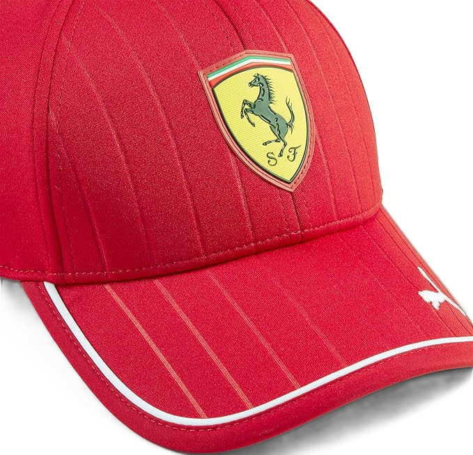 Ferrari SF RP Team BB Cap i rød med ikonisk Ferrari-logo og justerbar pasform