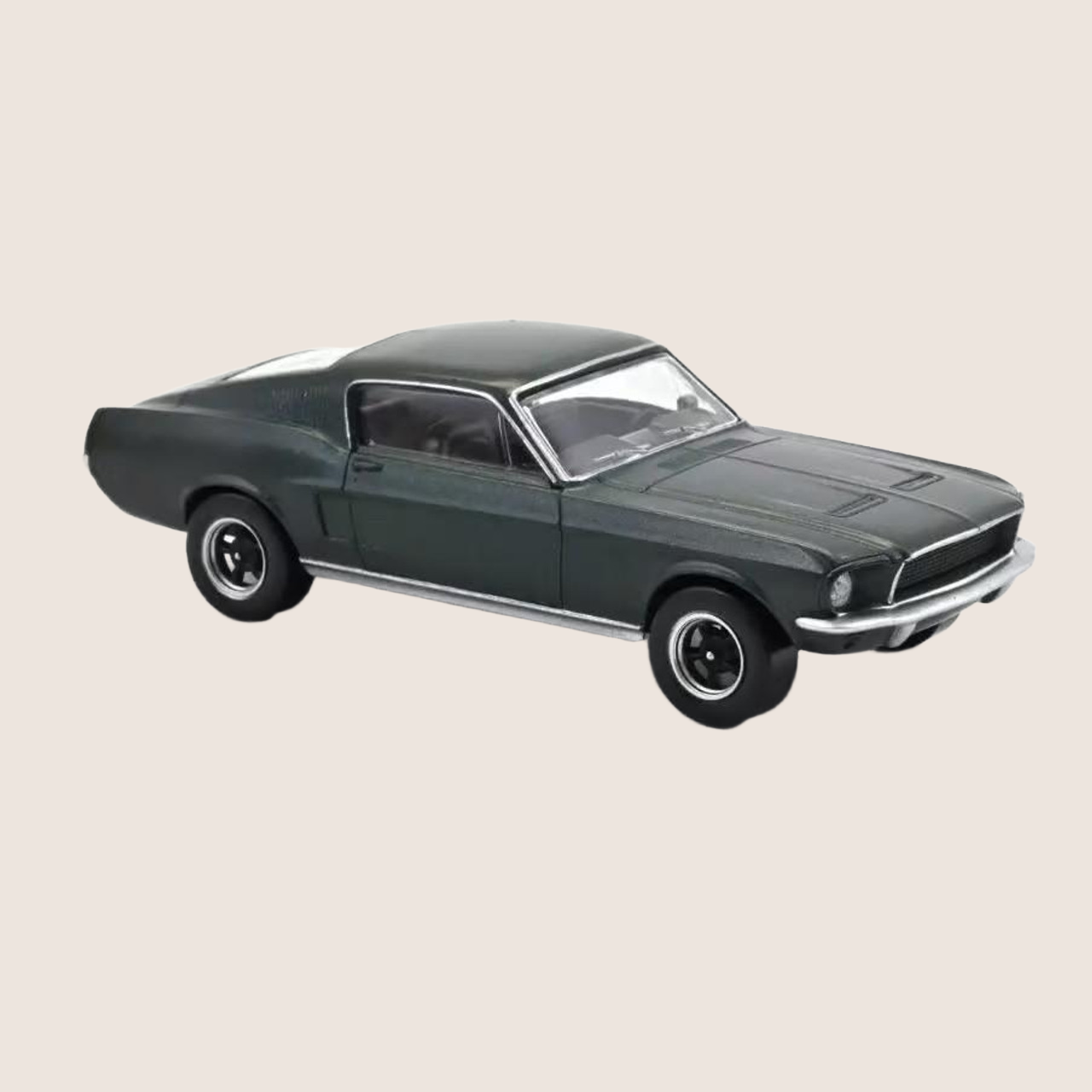 Ford Mustang Fastback 1:43 Norev – Klassisk modelbil i skala 1:43 med ikonisk fastback-design, realistiske detaljer og autentisk Mustang-stil.