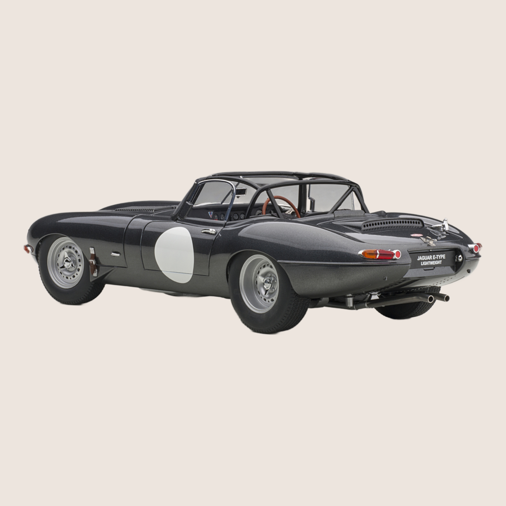 Jaguar Lightweight E-Type Dark Grey – Letvægtsudgave af Jaguar E-Type i mørkegrå. En perle for bilentusiaster.