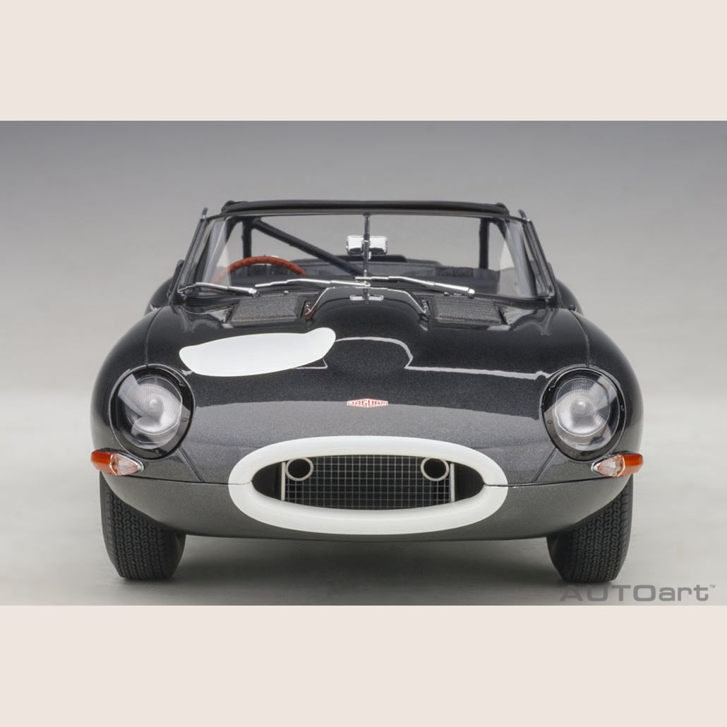 Jaguar Lightweight E-Type Dark Grey – Letvægtsudgave af Jaguar E-Type i mørkegrå. En perle for bilentusiaster.