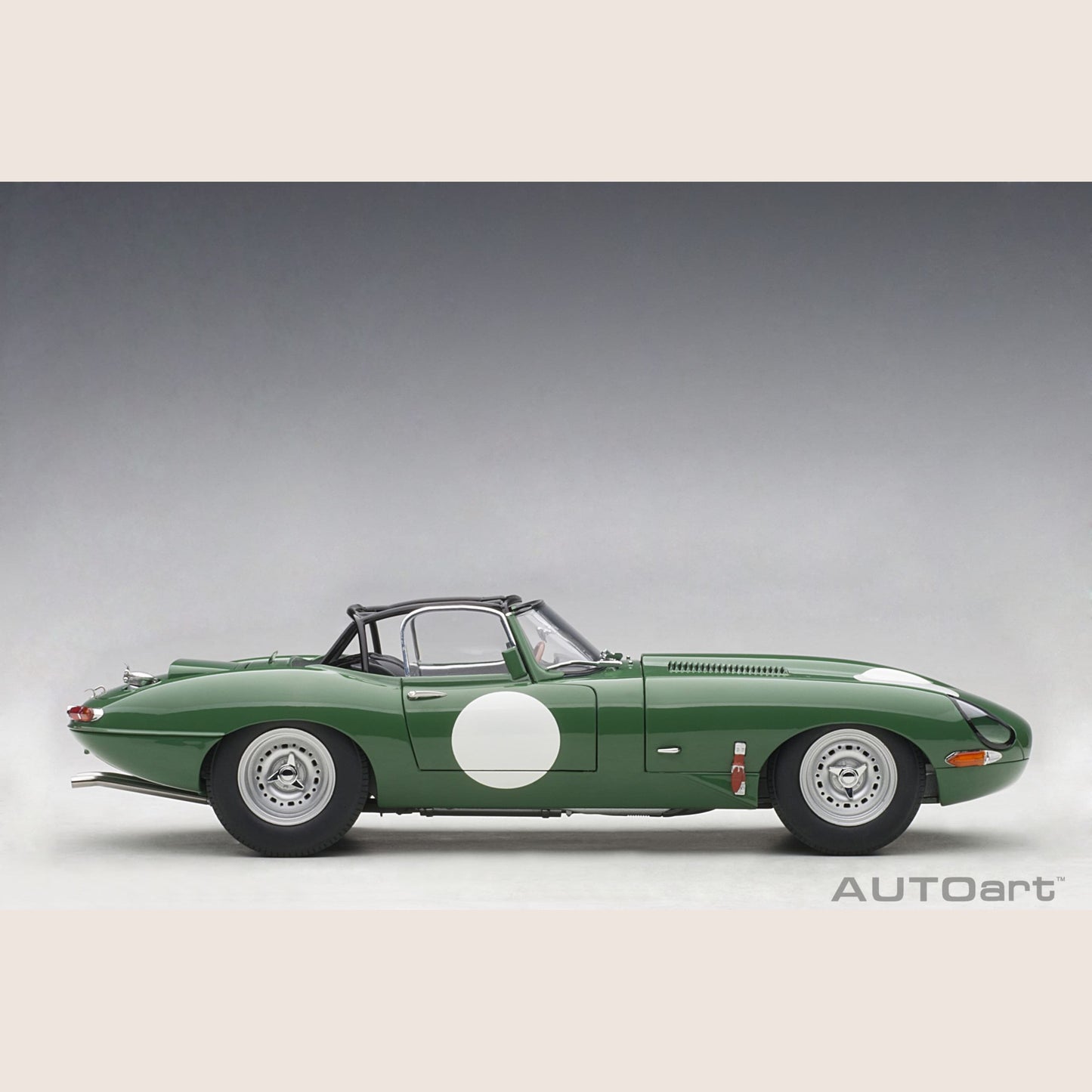 Jaguar E-Type Dark Green – Model af den legendariske Jaguar E-Type i klassisk mørkegrøn.