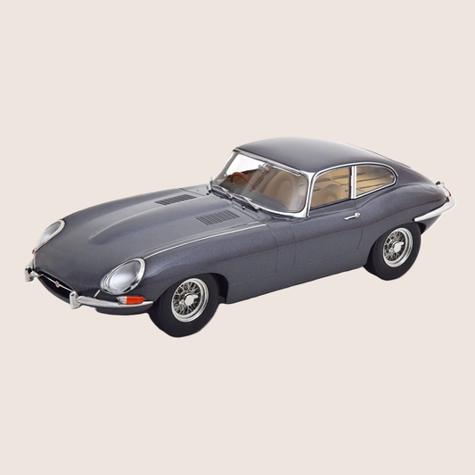 Jaguar E-Type Coupe 1961 graumetallic 1:18 limited edition model fra KK Scale