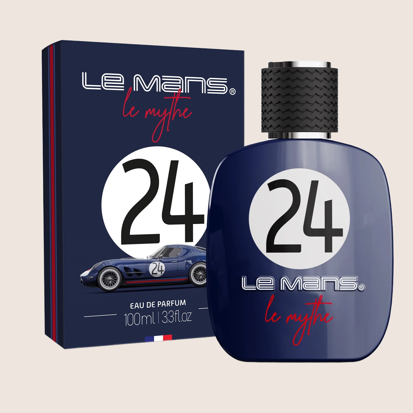 Perfume Le Mythe – 24H Le Mans: Eau de Parfum i 100 ml flakon, skabt i samarbejde med det franske parfumehus Corania. Duften åbner med friske noter af grapefrugt og akvatiske elementer, efterfulgt af et hjerte af salvie og lavendel, og afsluttes med en dyb base af egetræsmos. En aromatisk hyldest til intensiteten og elegancen ved verdens mest berømte langdistanceløb.