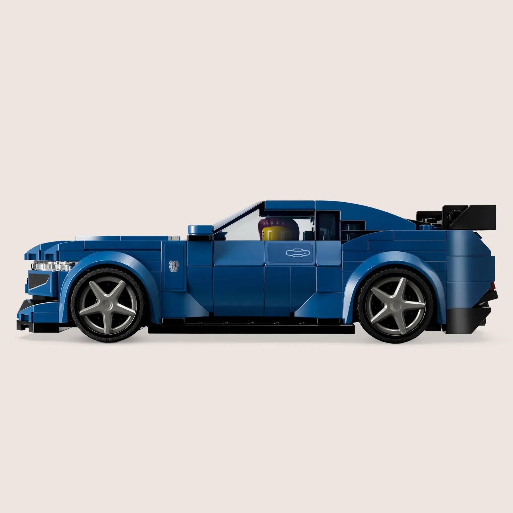 Ford Mustang Dark Horse – LEGO model af den kraftfulde Ford Mustang Dark Horse.