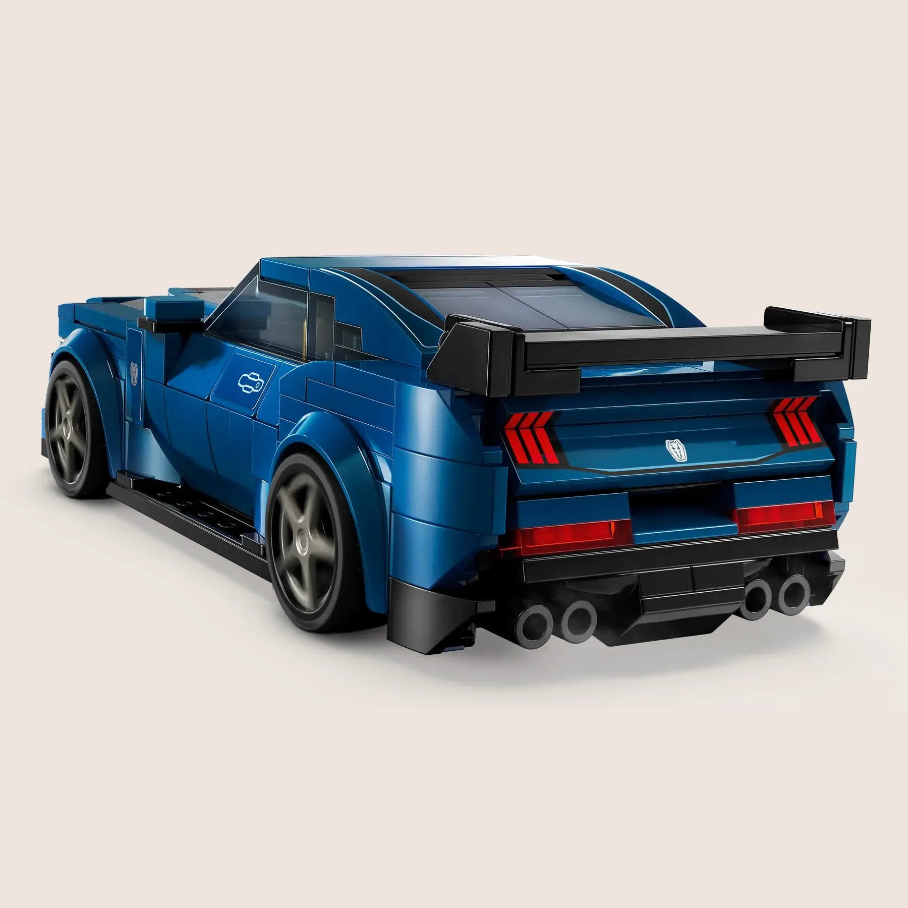 Ford Mustang Dark Horse – LEGO model af den kraftfulde Ford Mustang Dark Horse.