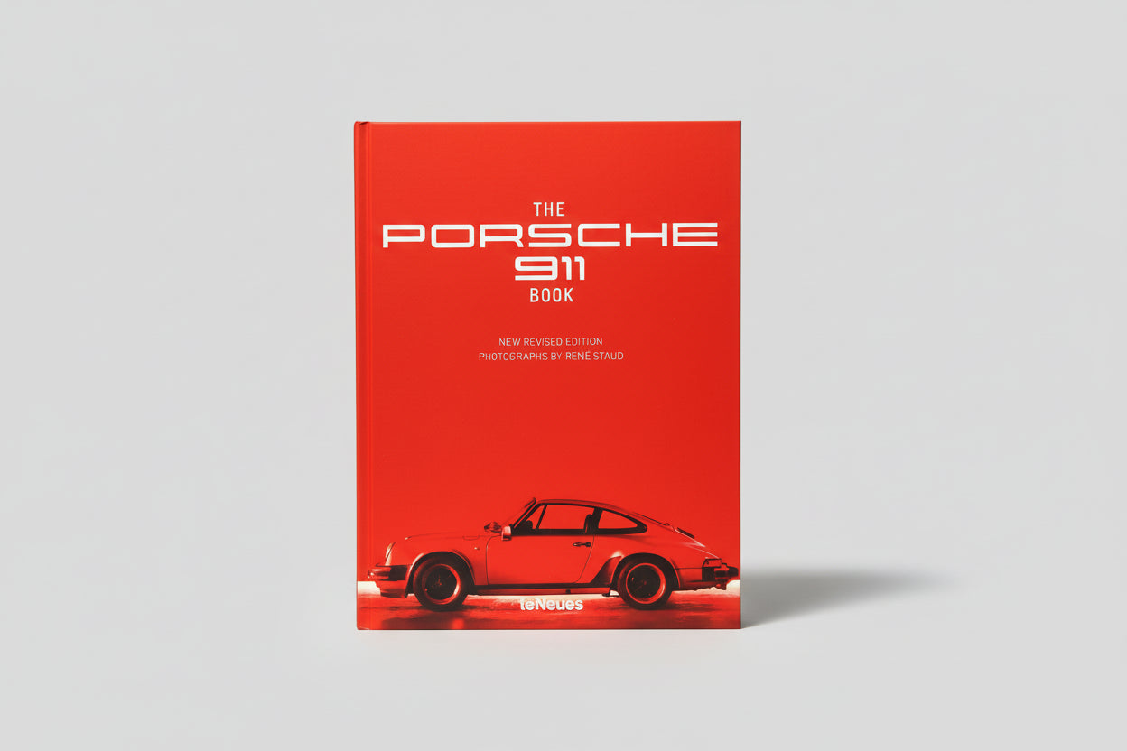 Porsche 911 - Book - Red – En særlig udgave af Porsche 911’s historie, designet i en rød temaudgave.