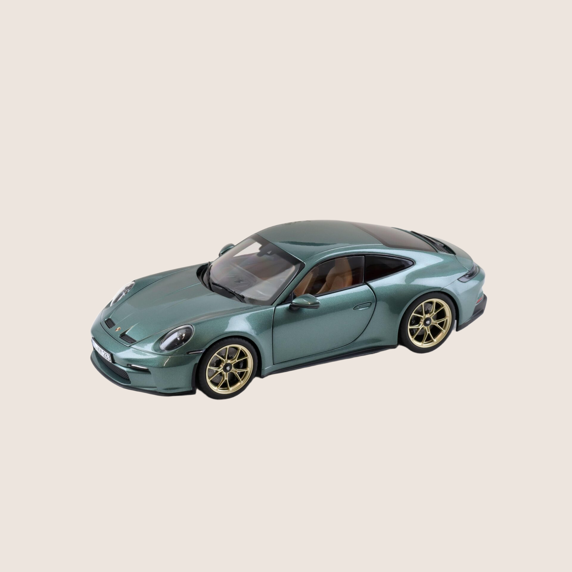 Porsche 911 GT3 Touring 2021 1:18 model i Malachite Green fra Norev med detaljeret karrosseri og realistisk interiør